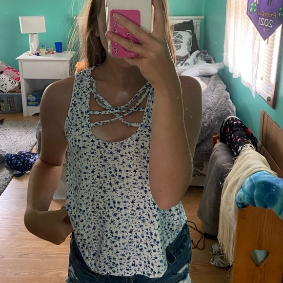 Tank - Picture 2 of 2